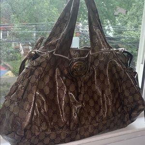 Gucci authentic Handle bag